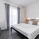 Апартаменты Maloa One Bedroom