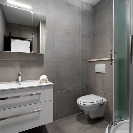 Maloa One Bedroom Apartment *